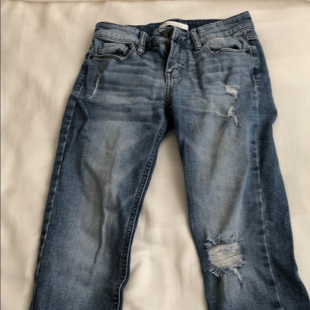 Eunina distressed jeans